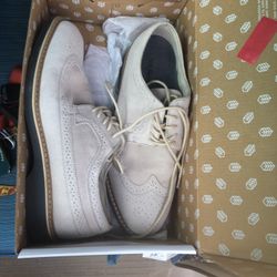 Like new leather dress shoes size 10 1/2 only $30 firm