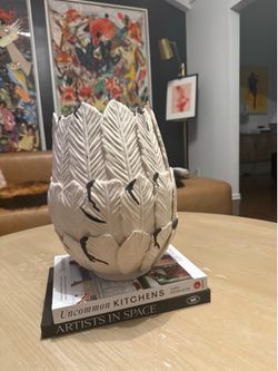 12 inch tall new feather vase 100$