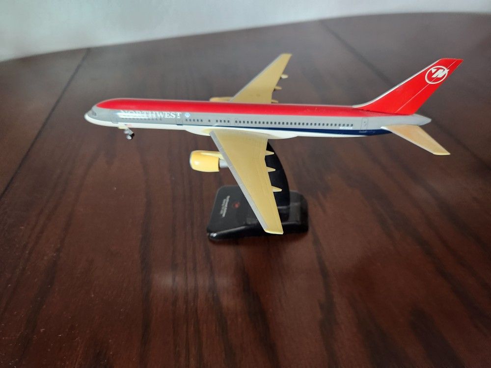 Dycast Airline Plains