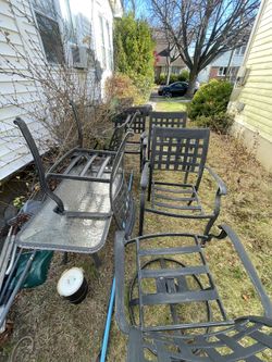 Garden Table And Chairs 
