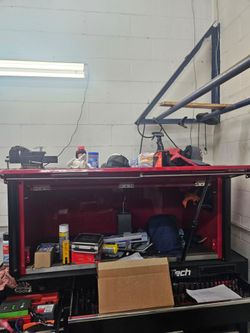 Matco hutch with key