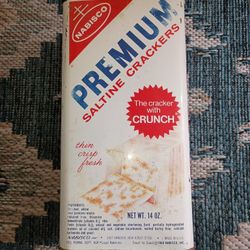 Vintage 1969 Nabisco Premium Saltine Crackers Tin. 