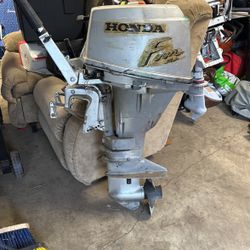 Honda Four Stroke 15 Horse Short Shaft