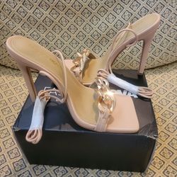 New Heels Nude Sz 6