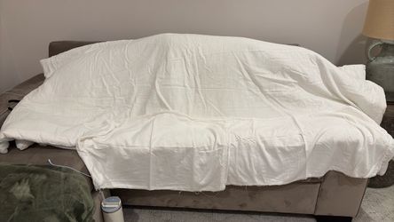 Queen size linen comforter