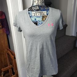 UNDER ARMOUR ~ GRAY V-NECK TSHIRT WITH PINK LOGO FOR BREAST CANCER AWARENESS 
