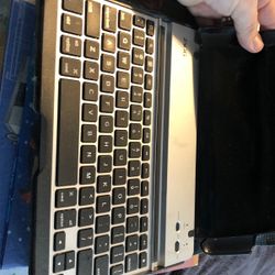 Zagg Bluetooth Keyboard/case For iPad 2