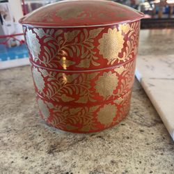 Vintage Red & Gold 3-Tier Porcelain Stacking Box   Beautiful vintage Asian-style 3-tier stacking container in excellent condition. Features a rich red