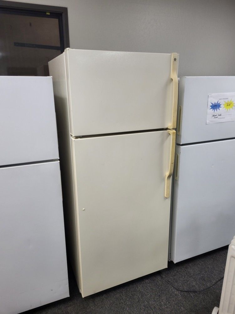🎅Holiday Sale! GE 18cuft Fridge - Warranty Included