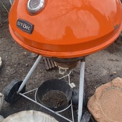 Asador De Carbon La Doy Con Una Bolsa Grande De Carbon