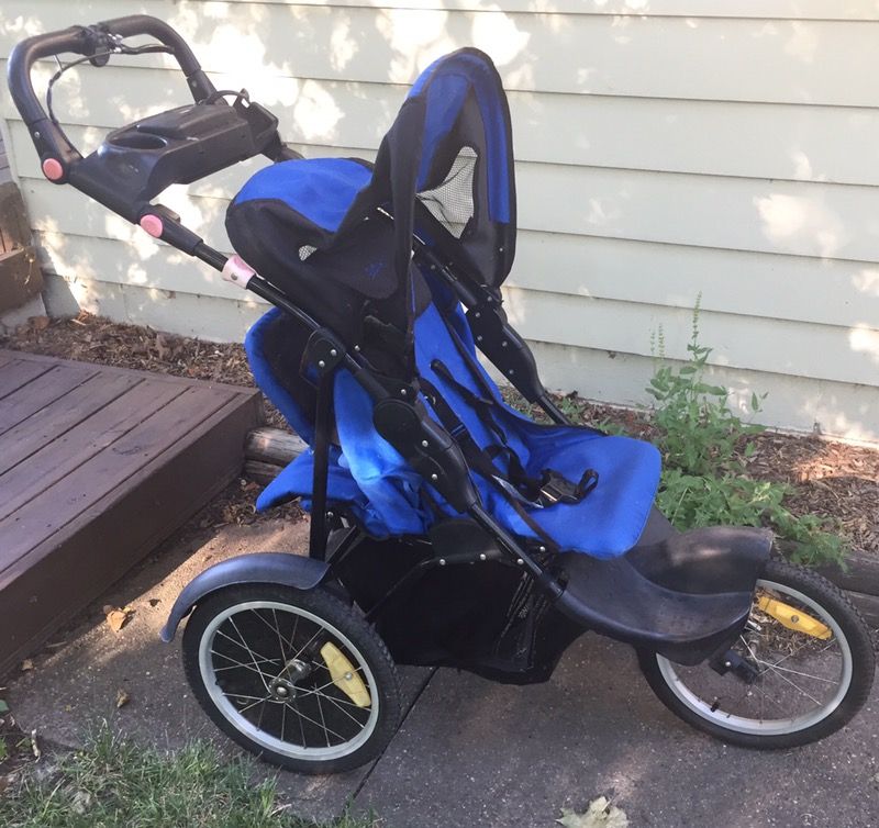 Safety 1st Deluxe Jogging Stroller