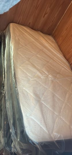Twin size bed set