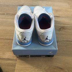 Air Jordan 3 Retro “UNC”