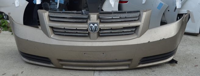 USED REF#B929 || 2008-2010 DODGE GRAND CARAVAN || FRONT BUMPER ASSEMBLY