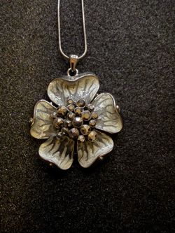 flower necklace