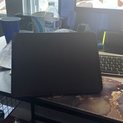iPad Air 5 Hairline Crack With A Corner Really Cracked