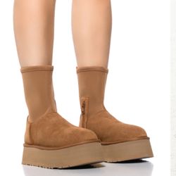 Ugg Boots With Classic Dipper Size 10