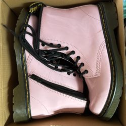 Dr Martens Size 3m Youth $50