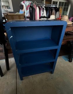 Bookshelf needs  new paint  strong. 24” x 18”x 38” height  , pick up in Eastvale area