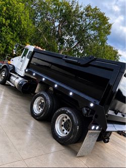 Kenworth dump truck Peterbilt