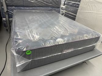 FULL SIZE SIMMONS BEAUTYREST WORLD CLASS (EXTRA-FIRM) MATTRESS & BOX SPRINGS BED SET