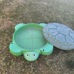 Little Tikes Turtle Sandbox w Lid