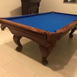 Traditional Pool Table 