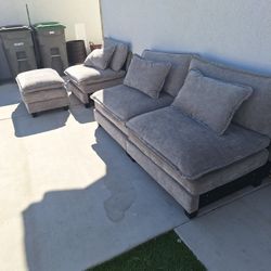Free Couch With Ottoman 