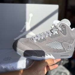 WOLF GREY JORDAN 5