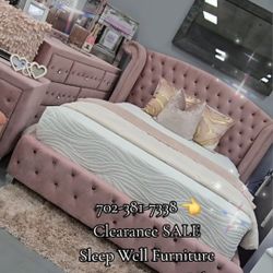 ✨️ King, Cal King, Queen Bed Frame ✨️ Furniture Sectionals, Bedrooms, Dining Avail 