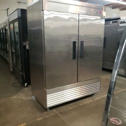 Used Dukers 2 Doors Freezer 