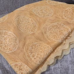 Sheer yellow easter eggs tablecloth- 4/6 chairs