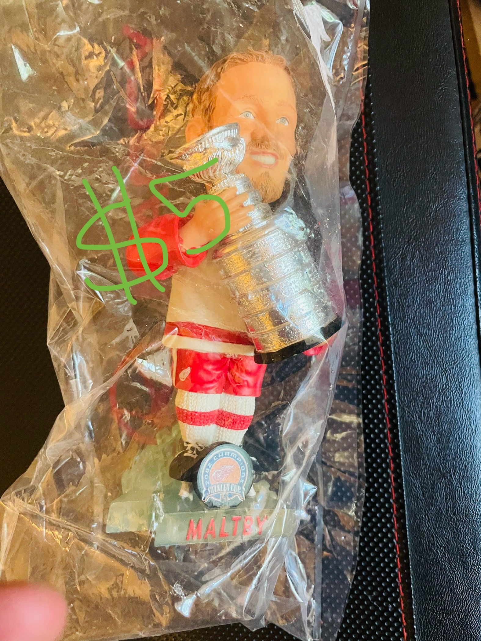 Kirk Maltby Detroit Red Wings Stanley Cup Bobble Head (small chip)