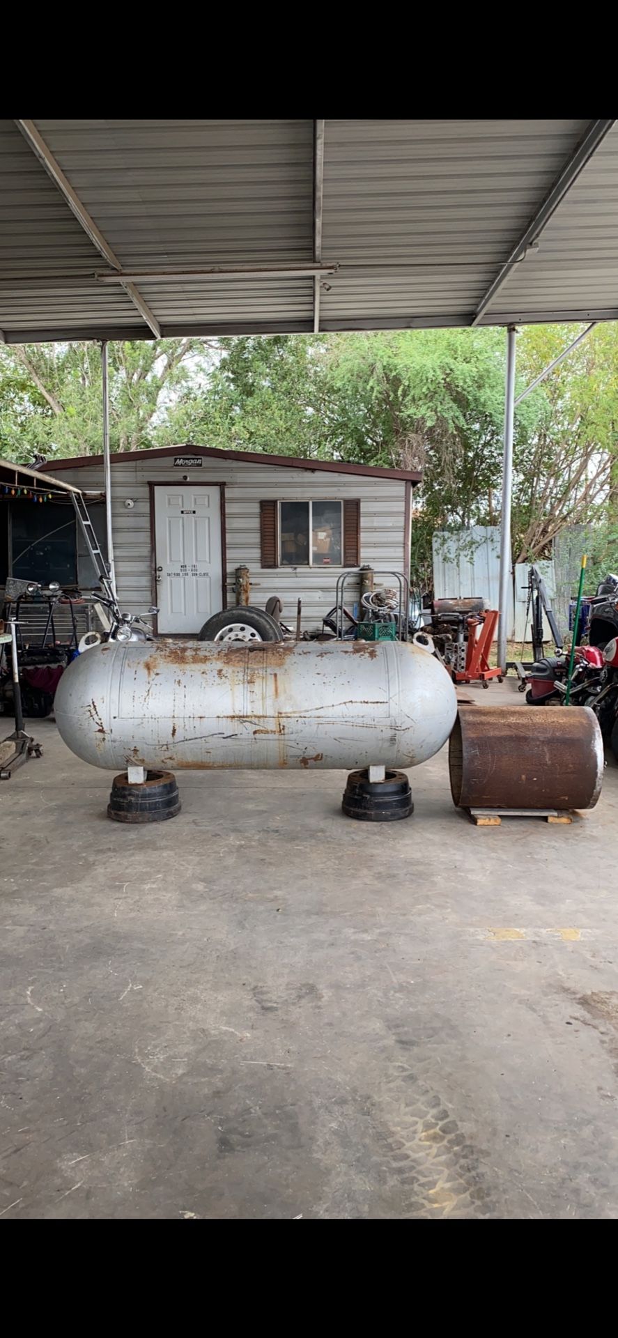 Propane Tank/Barbecue Grill