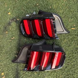 Mustang ) Tail Lights (2015-17) Style