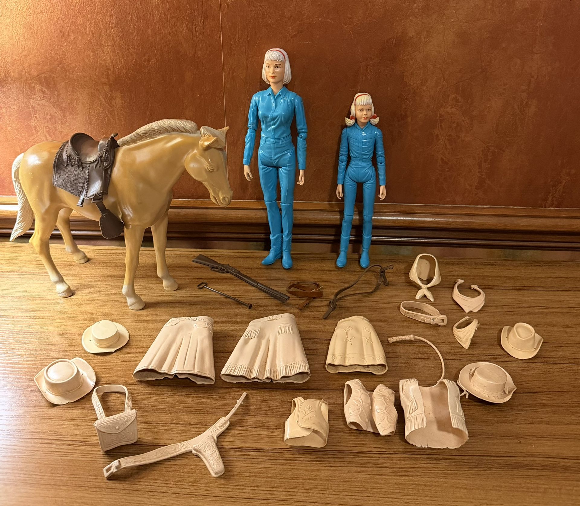 Vintage Marx Jane & Josie West and Palomino Horse Thunderbolt & Tack Accessories