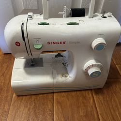 Singer sewing Machine 