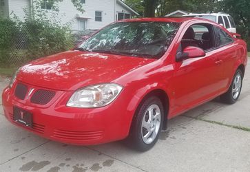 2008 Pontiac g5 ...5 SPEED STICK SHIFT. ..... cold air 👍