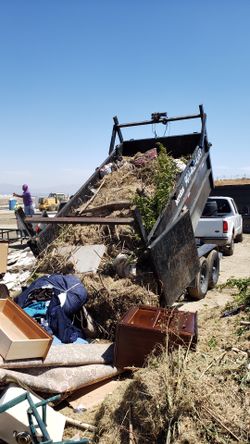 Dumping trailer!!