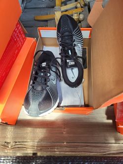 Nike's Man Walkin Shoes 