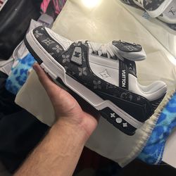 LV SNEAKERS BRAND NEW WITH BOX