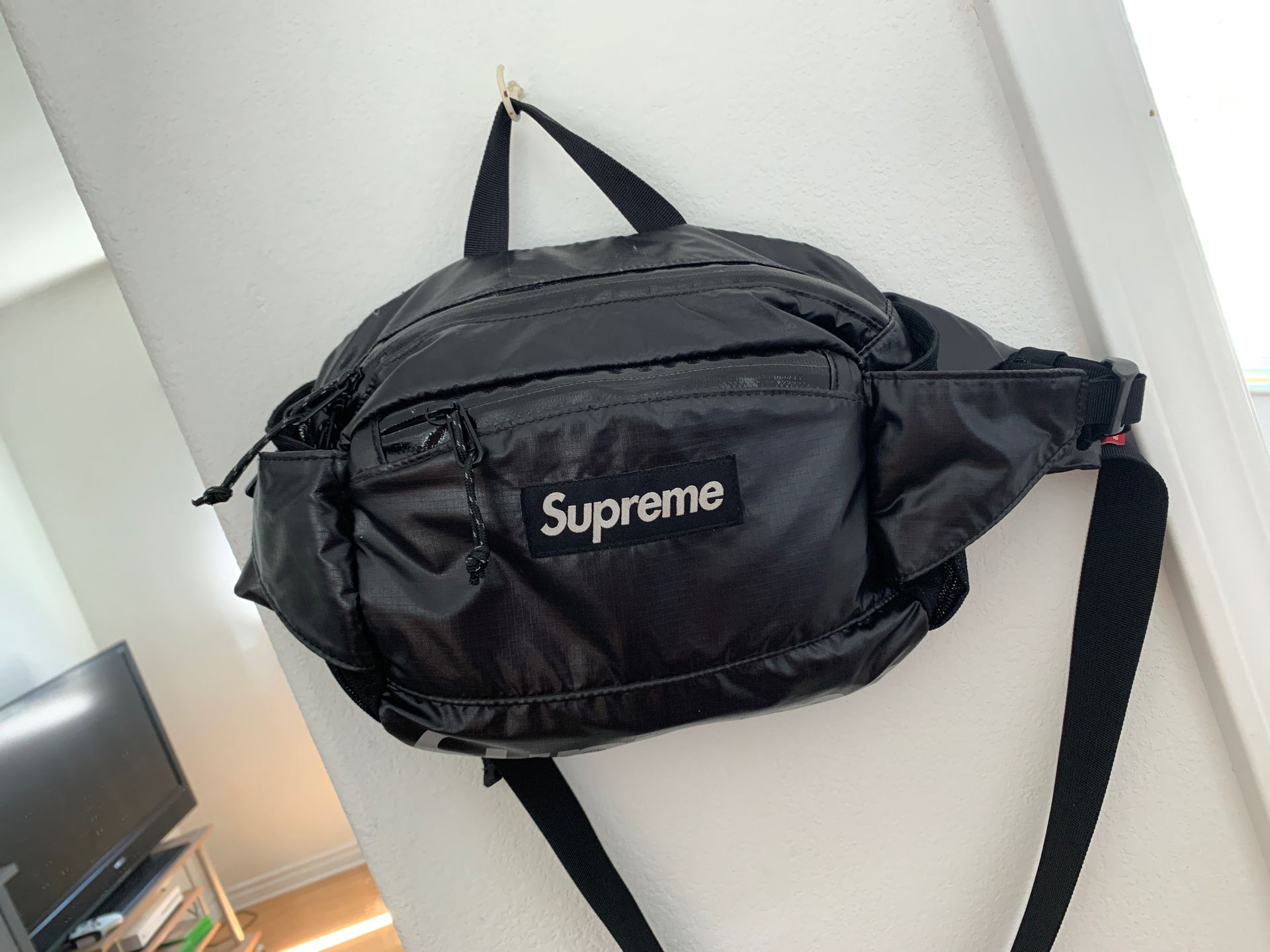 SUPREME FW 17 FANNY PACK