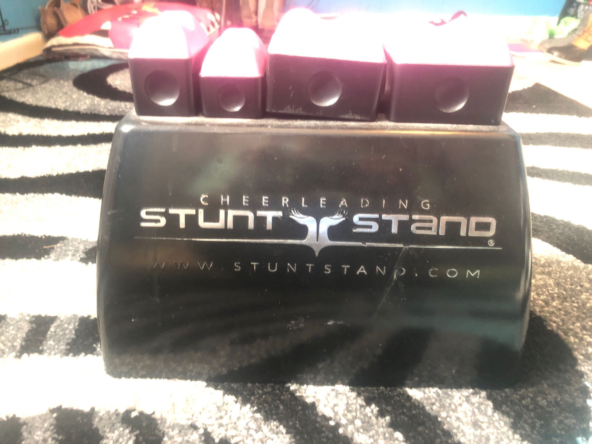Cheerleading stunts Stand