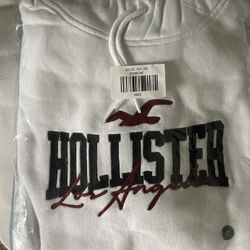 White Hollister Sweater (Never Worn)