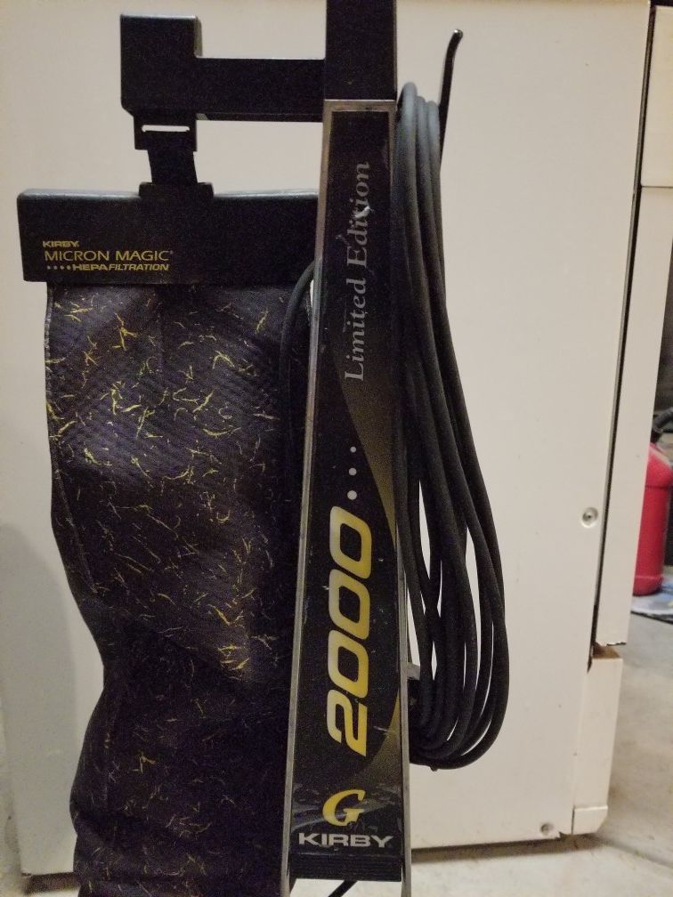 Kirby G2000 limited edition vacuum and carpet shampooer plus more for