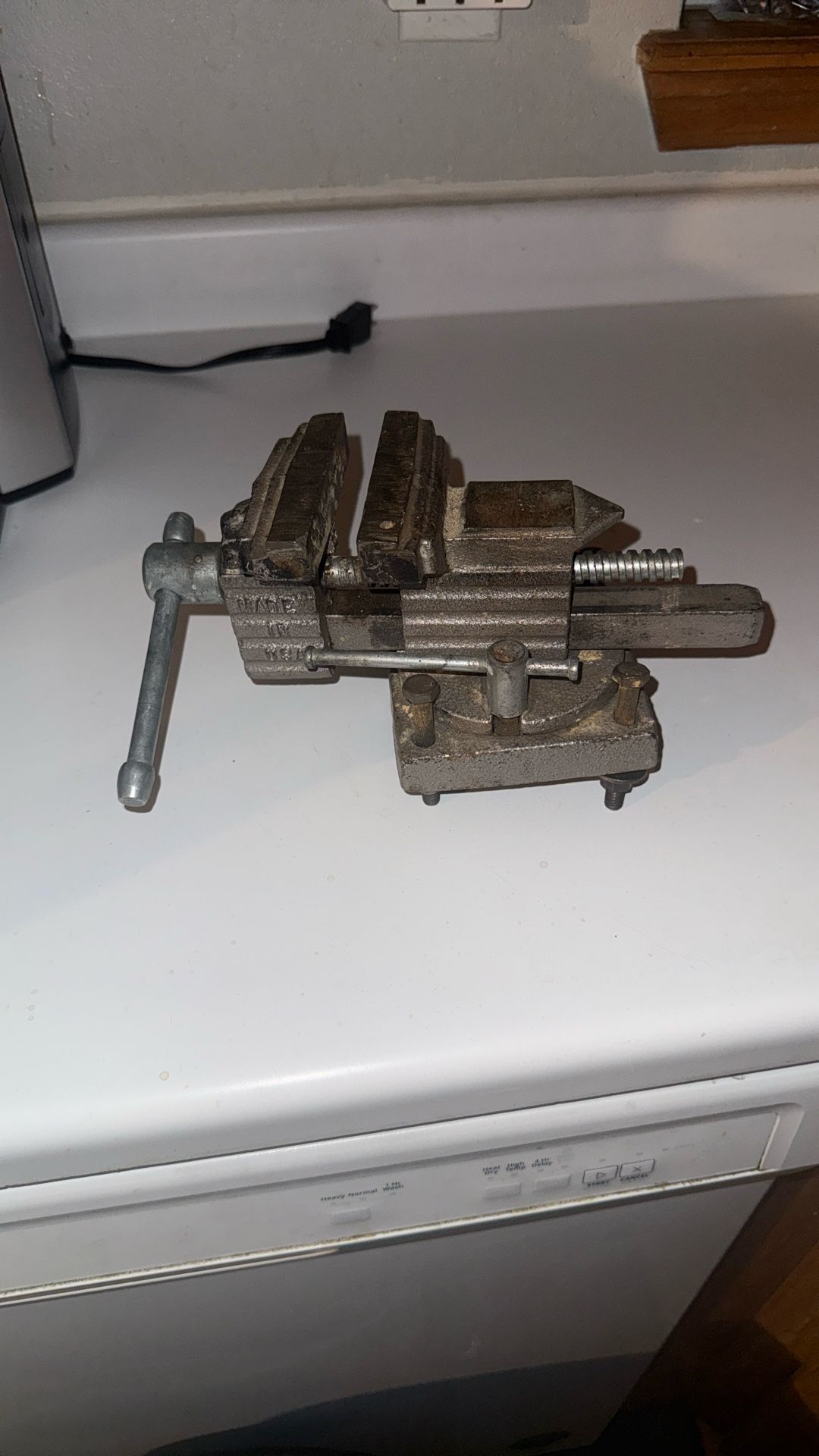 MONTGOMERY WARD POWR-KRAFT 4" Bench Vise ART DECO USA Model 84-5427
