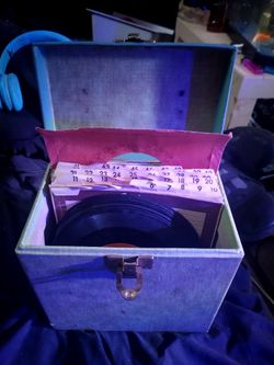  Box With 17.   45s  And Old Vintage Storage Container Box