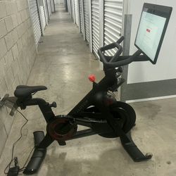 Peloton PLUS BIKE