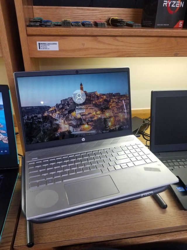 TOUCH SCREEN HP PAVILION 15 WITH 15.6 INCH SCREEN (SHOP6)