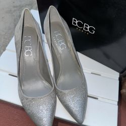 New Silver/Gray Heels 7.5 M 